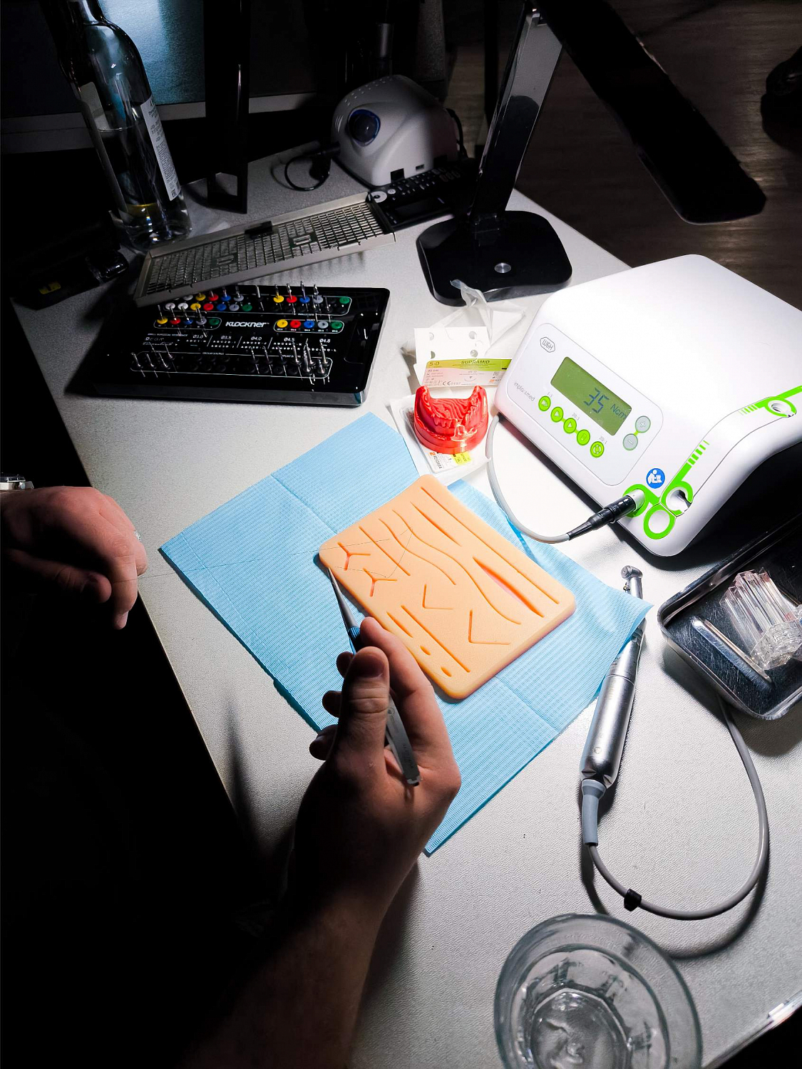 Первые шаги в имплантологии: как строится хирургическая и ортопедическая база 