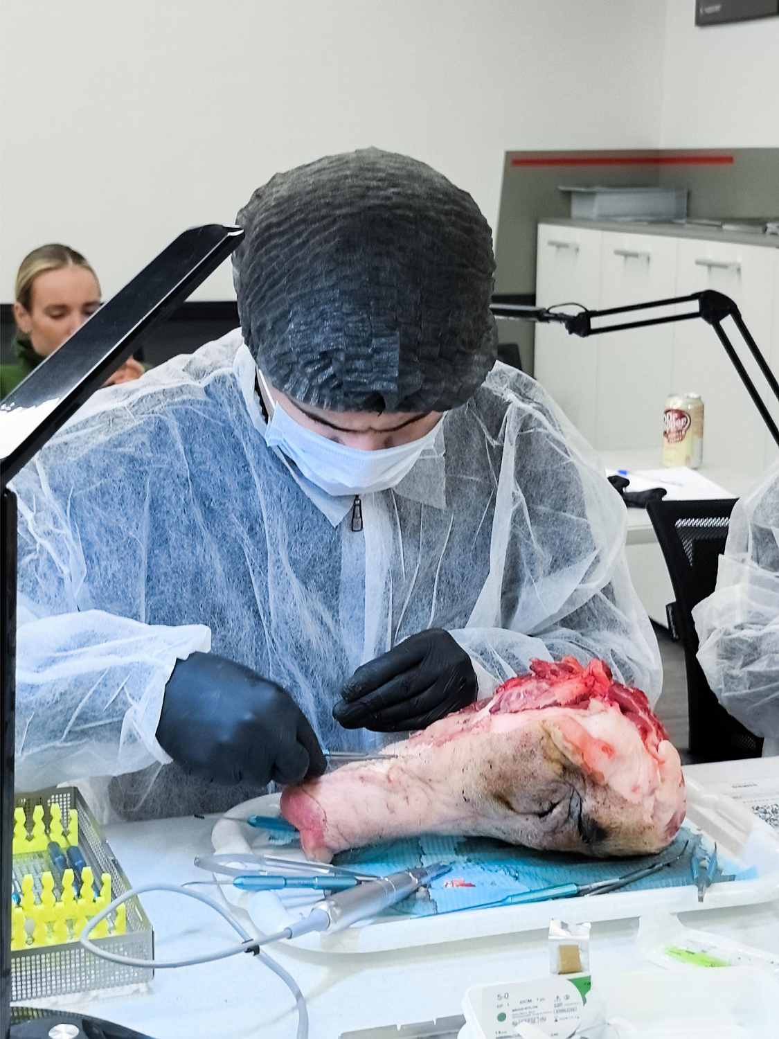 Малотравматичное удаление как основа имплантации