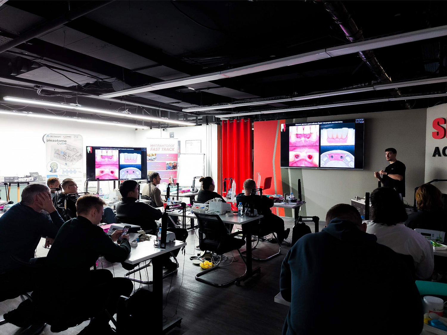 Первые шаги в имплантологии: как строится хирургическая и ортопедическая база 